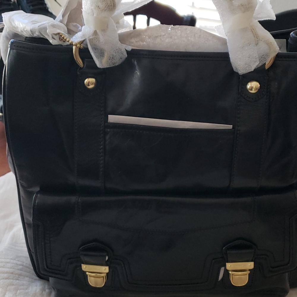 Coach Poppy Camelia Pushlock North South Pocket Le